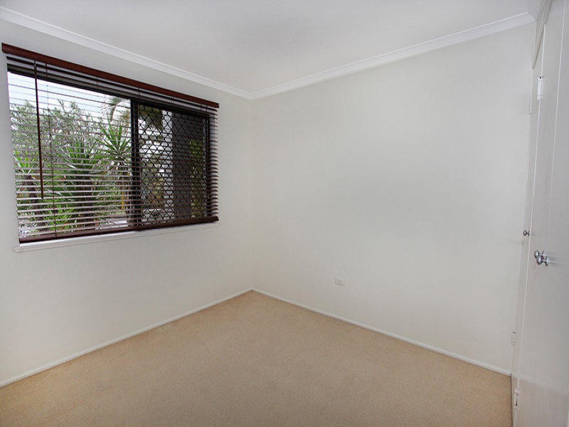 6 Baringa Street, Warana QLD 4575