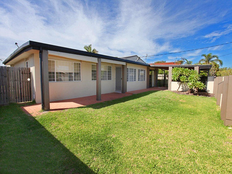 5 Mulgani Street, Warana QLD 4575