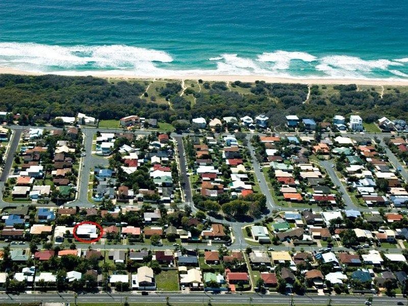 5 Mulgani Street, Warana QLD 4575