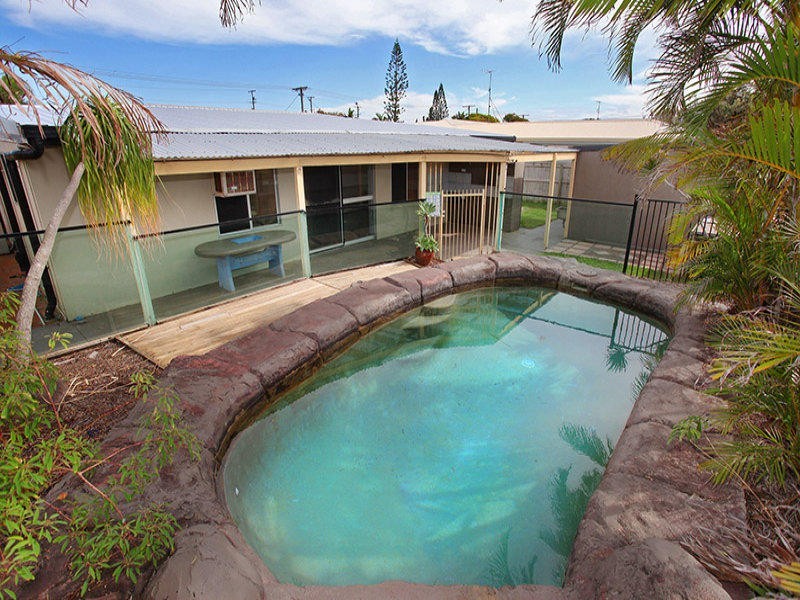 5 Mulgani Street, Warana QLD 4575