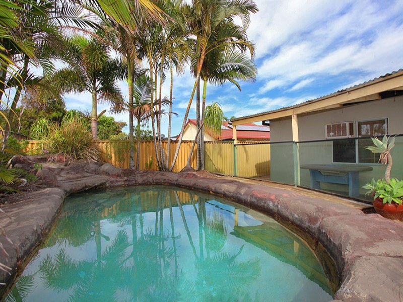 5 Mulgani Street, Warana QLD 4575