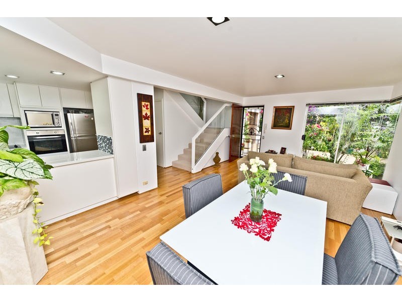 38 Burra Street, Surfers Paradise QLD 4217