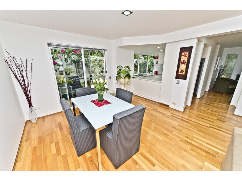 38 Burra Street, Surfers Paradise QLD 4217