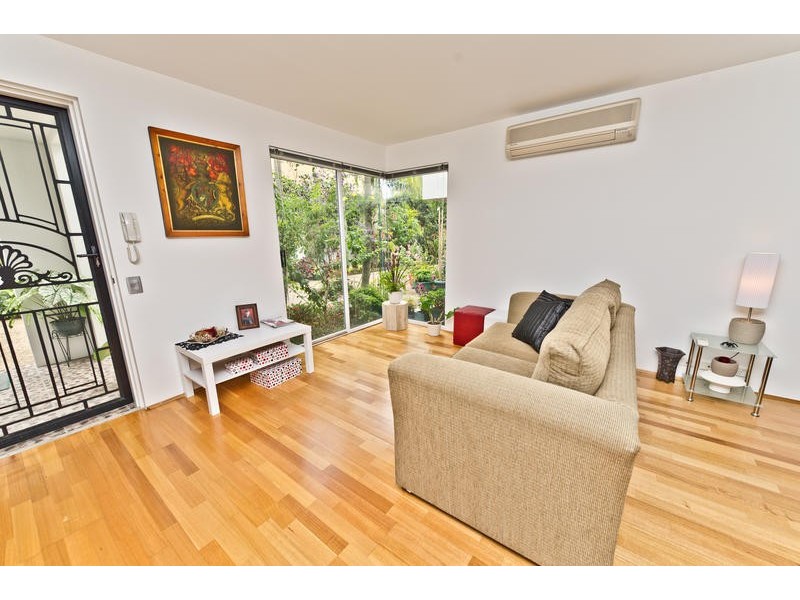 38 Burra Street, Surfers Paradise QLD 4217