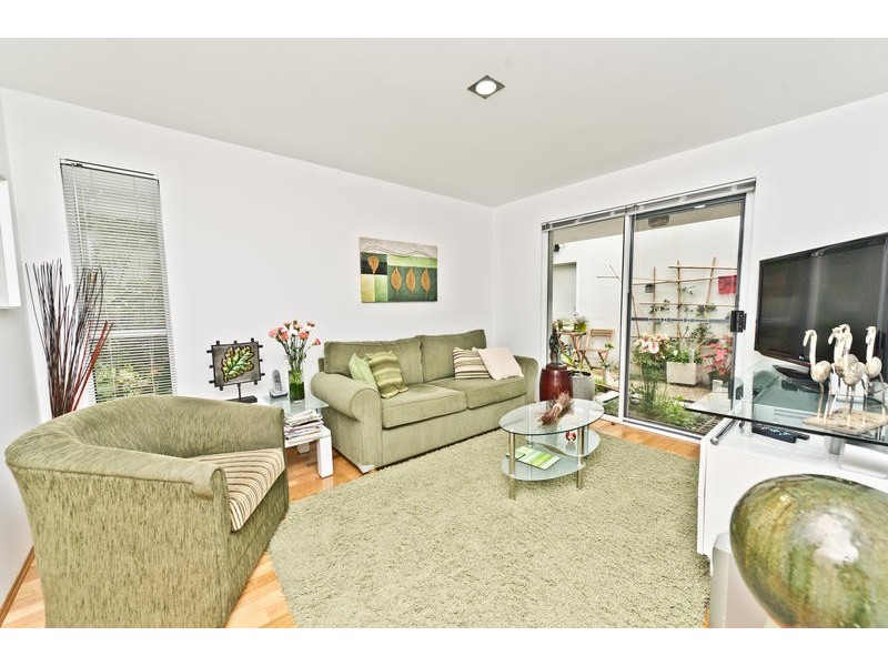 38 Burra Street, Surfers Paradise QLD 4217