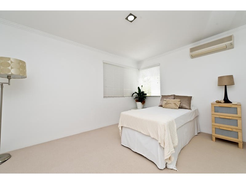 38 Burra Street, Surfers Paradise QLD 4217