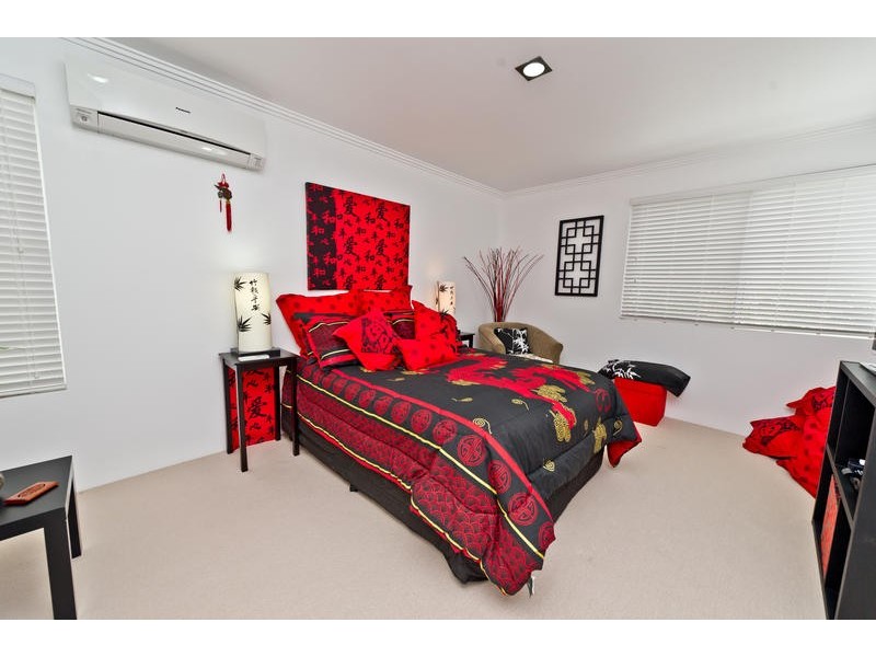 38 Burra Street, Surfers Paradise QLD 4217