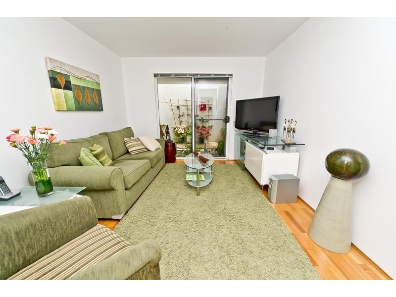 38 Burra Street, Surfers Paradise QLD 4217