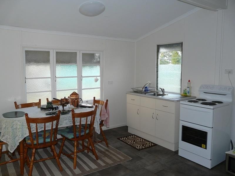 120 – 122 Alice Street, Mitchell QLD 4465