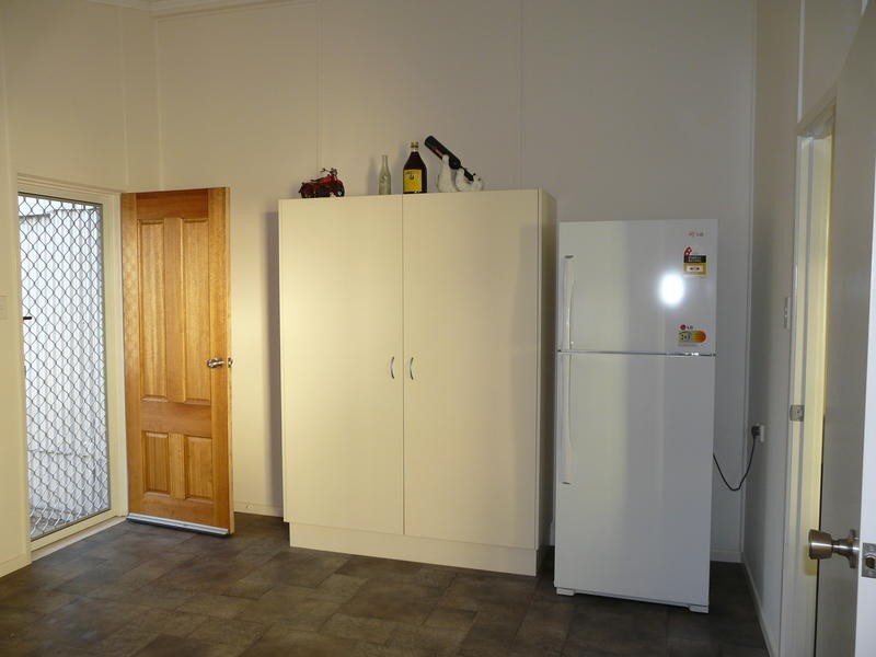 120 – 122 Alice Street, Mitchell QLD 4465