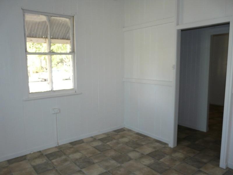 9 Liverpool Street, Mitchell QLD 4465