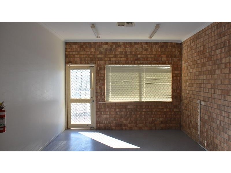 76 Cambridge Street, Mitchell QLD 4465