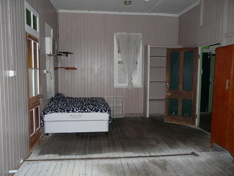 93-95 Cambridge Street, Mitchell QLD 4465