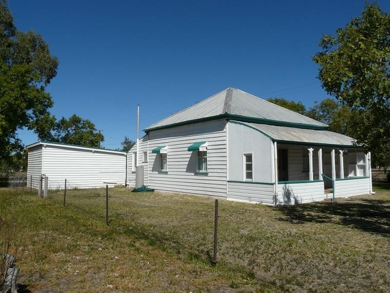 16 Liverpool Street, Mitchell QLD 4465