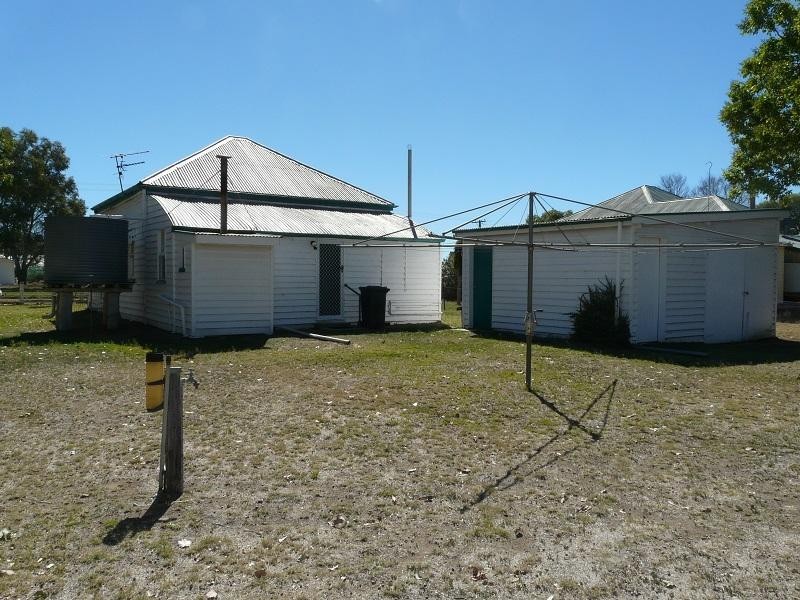 16 Liverpool Street, Mitchell QLD 4465