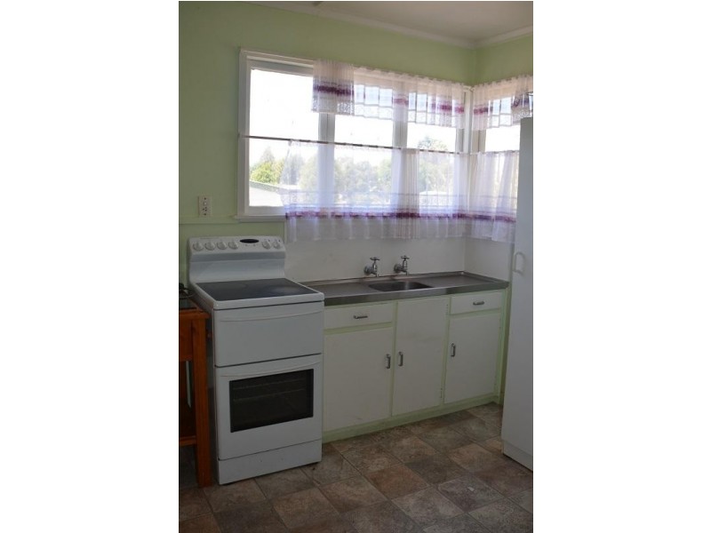 54 Rugby Street, Mitchell QLD 4465