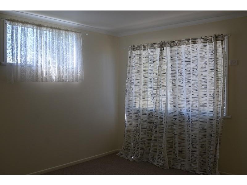 33 Edinburgh Street, Mitchell QLD 4465