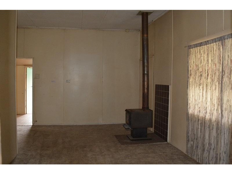 142 Alice Street, Mitchell QLD 4465