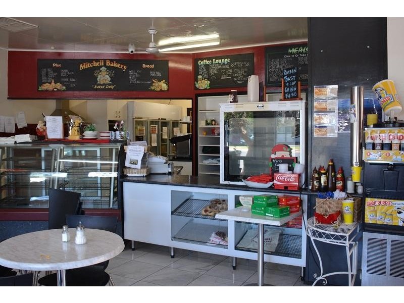 80 Cambridge Street, Mitchell QLD 4465