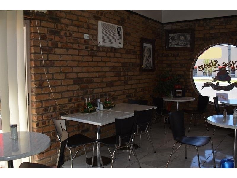 80 Cambridge Street, Mitchell QLD 4465