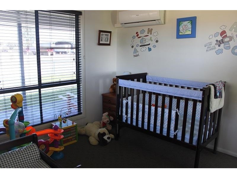 10 Alice Street, Mitchell QLD 4465