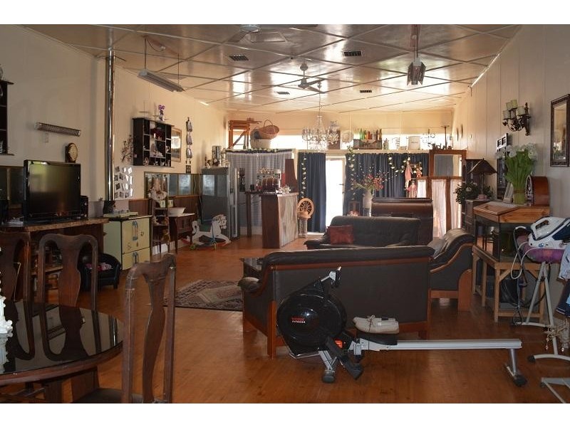 34 Cambridge Street, Mitchell QLD 4465