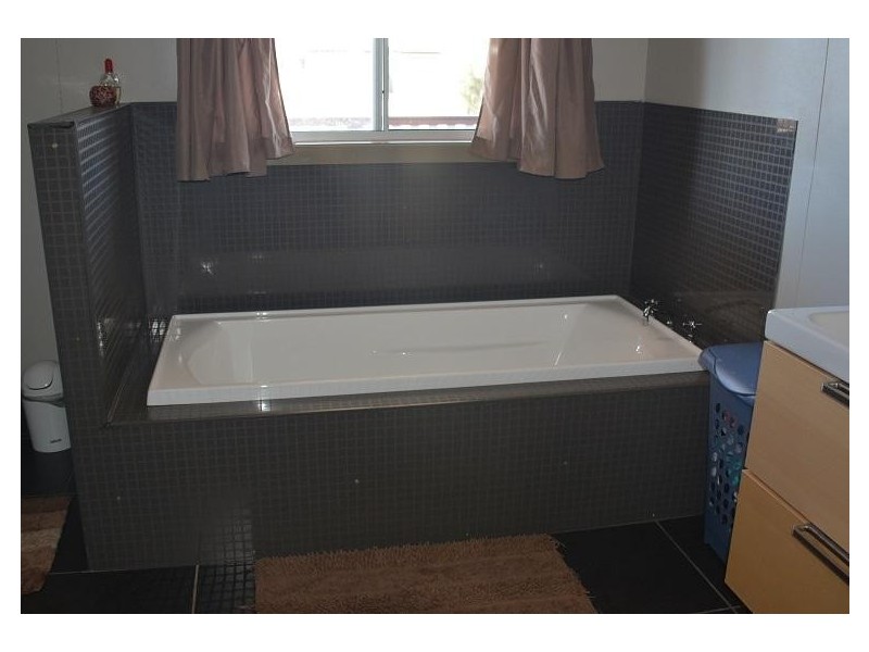 2 Moyles Lane, Mitchell QLD 4465