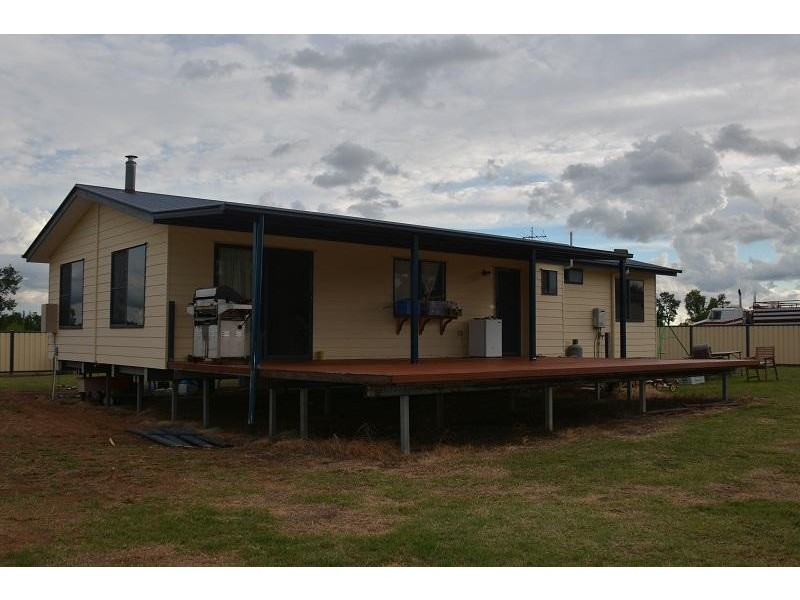 16 River Street, Mitchell QLD 4465