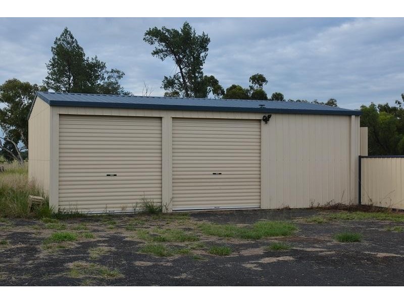 16 River Street, Mitchell QLD 4465