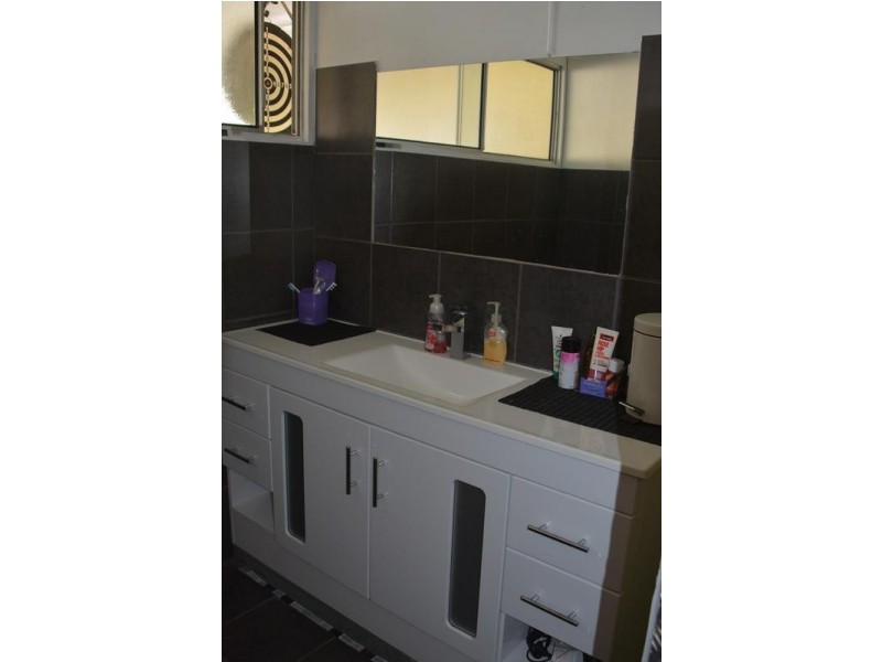 182 Alice Street, Mitchell QLD 4465