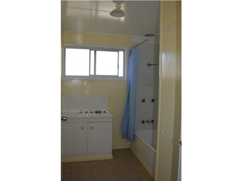 82 Oxford Street, Mitchell QLD 4465