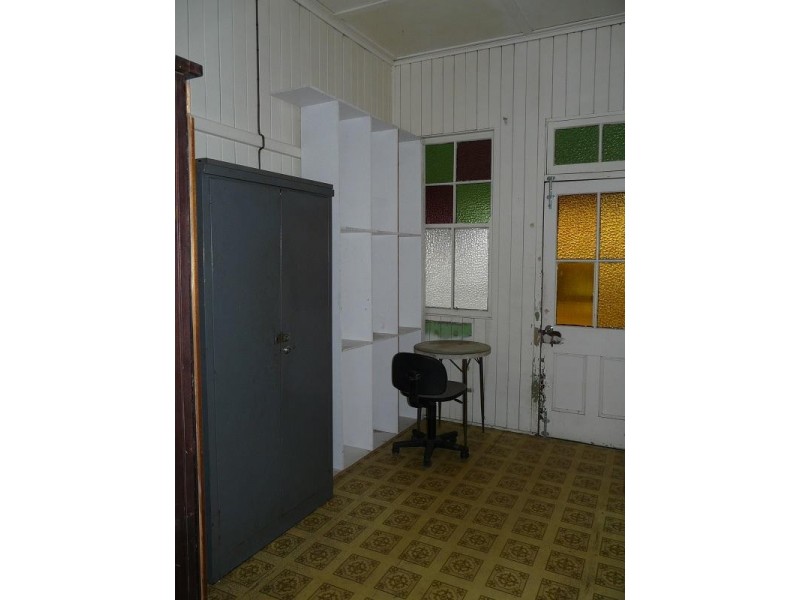 93-95 Cambridge Street, Mitchell QLD 4465