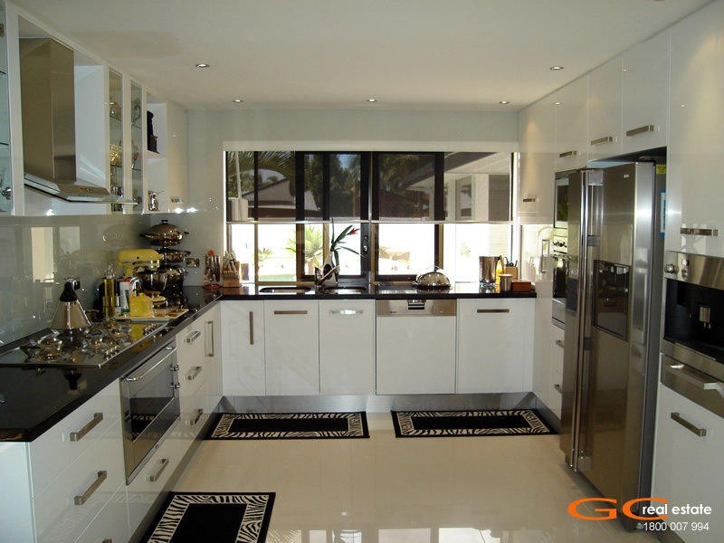 56 Tradewinds Avenue, Paradise Point QLD 4216