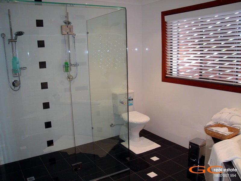 56 Tradewinds Avenue, Paradise Point QLD 4216