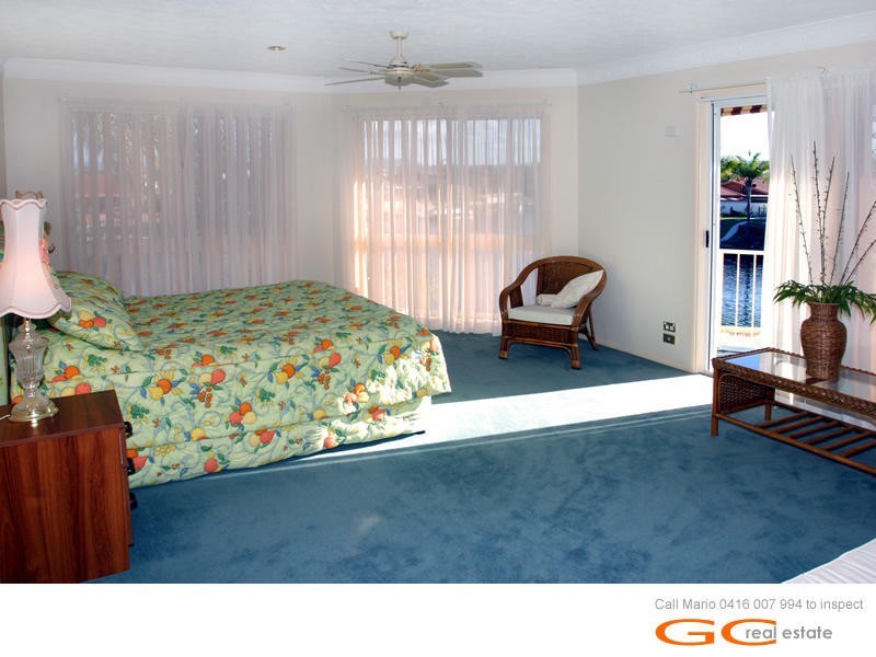 4 Pebble Beach Drive, Runaway Bay QLD 4216