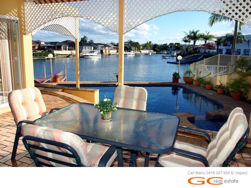 4 Pebble Beach Drive, Runaway Bay QLD 4216