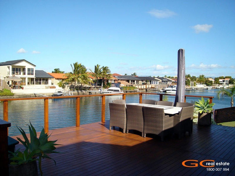 2 Pebble Beach Drive, Runaway Bay QLD 4216