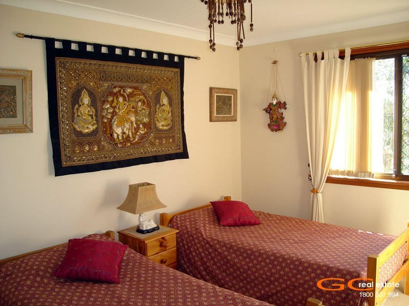 2 Pebble Beach Drive, Runaway Bay QLD 4216