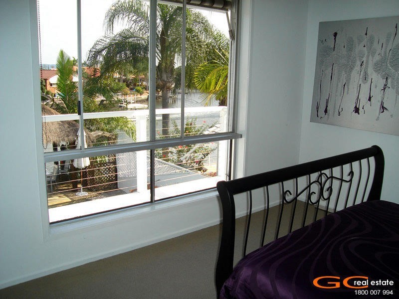 172 Morala Avenue, Runaway Bay QLD 4216