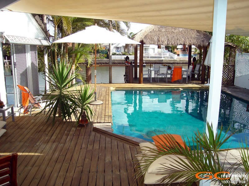 172 Morala Avenue, Runaway Bay QLD 4216