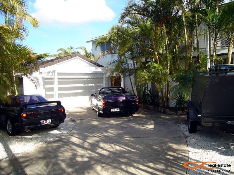 172 Morala Avenue, Runaway Bay QLD 4216