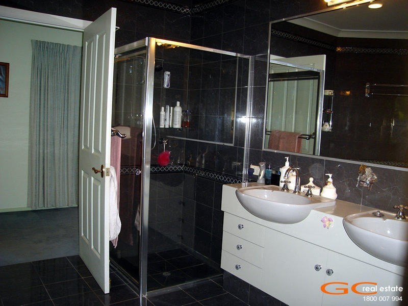 5 Nymboida Ct, Helensvale QLD 4212