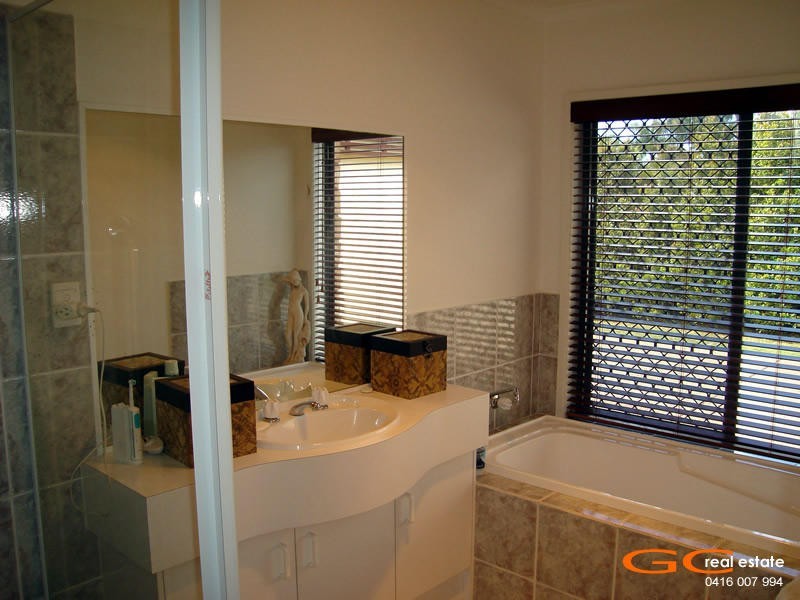34 Shinnecock Close, Hope Island QLD 4212