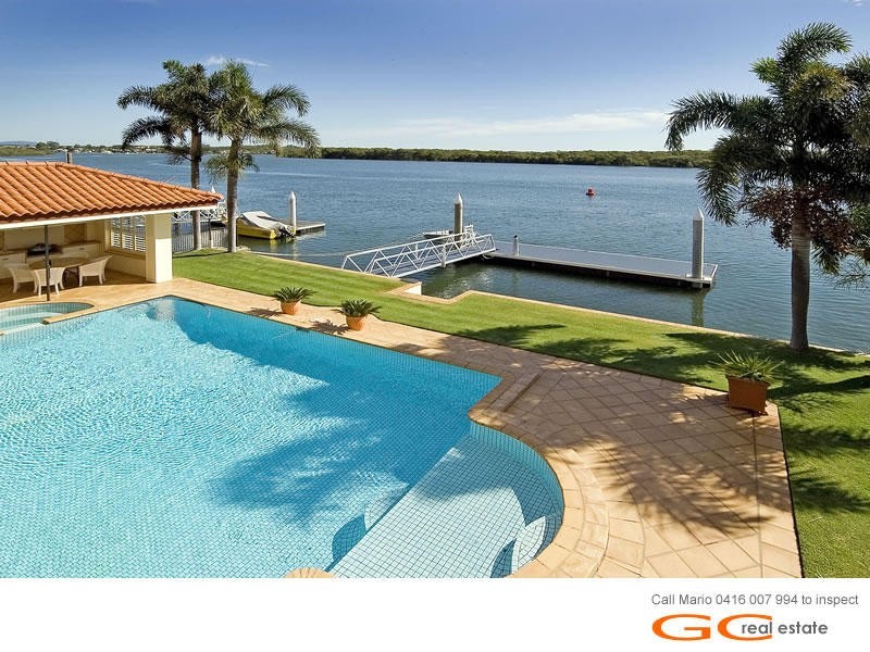 13 Hume Parade, Paradise Point QLD 4216