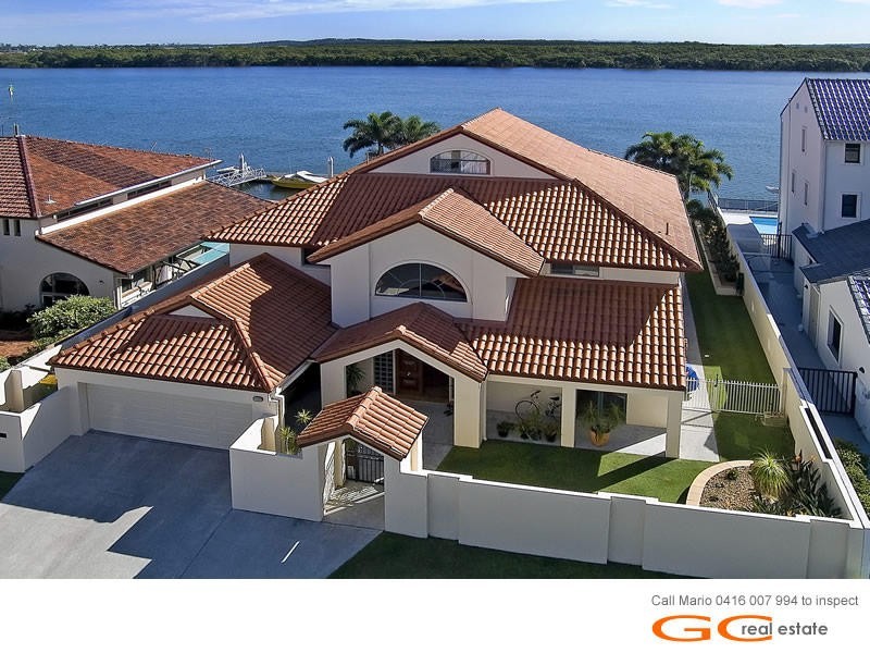13 Hume Parade, Paradise Point QLD 4216