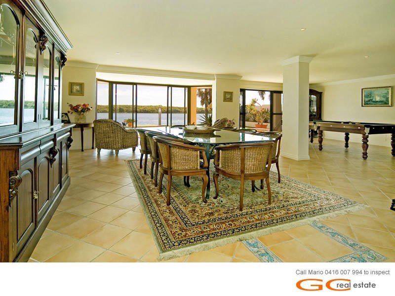13 Hume Parade, Paradise Point QLD 4216