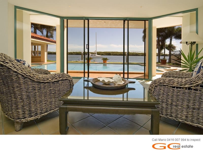13 Hume Parade, Paradise Point QLD 4216