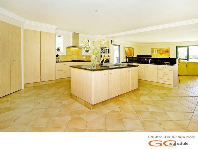 13 Hume Parade, Paradise Point QLD 4216