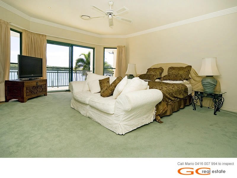 13 Hume Parade, Paradise Point QLD 4216