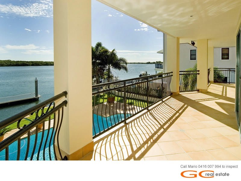 13 Hume Parade, Paradise Point QLD 4216
